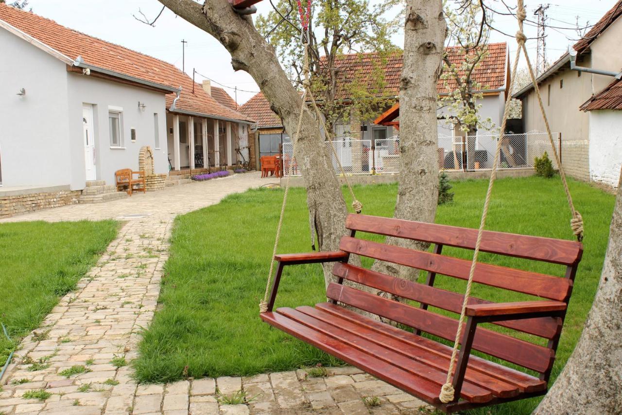 Julia Apartman Pacir Exterior foto
